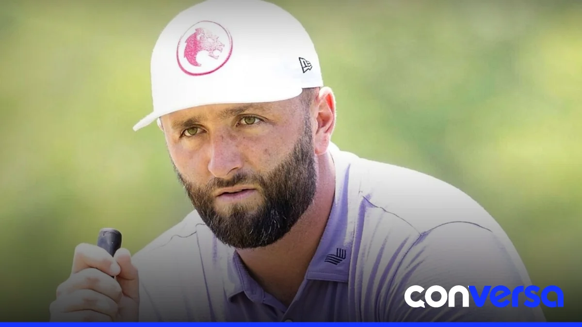 Golfistas en un partido profesional en el circuito europeo.