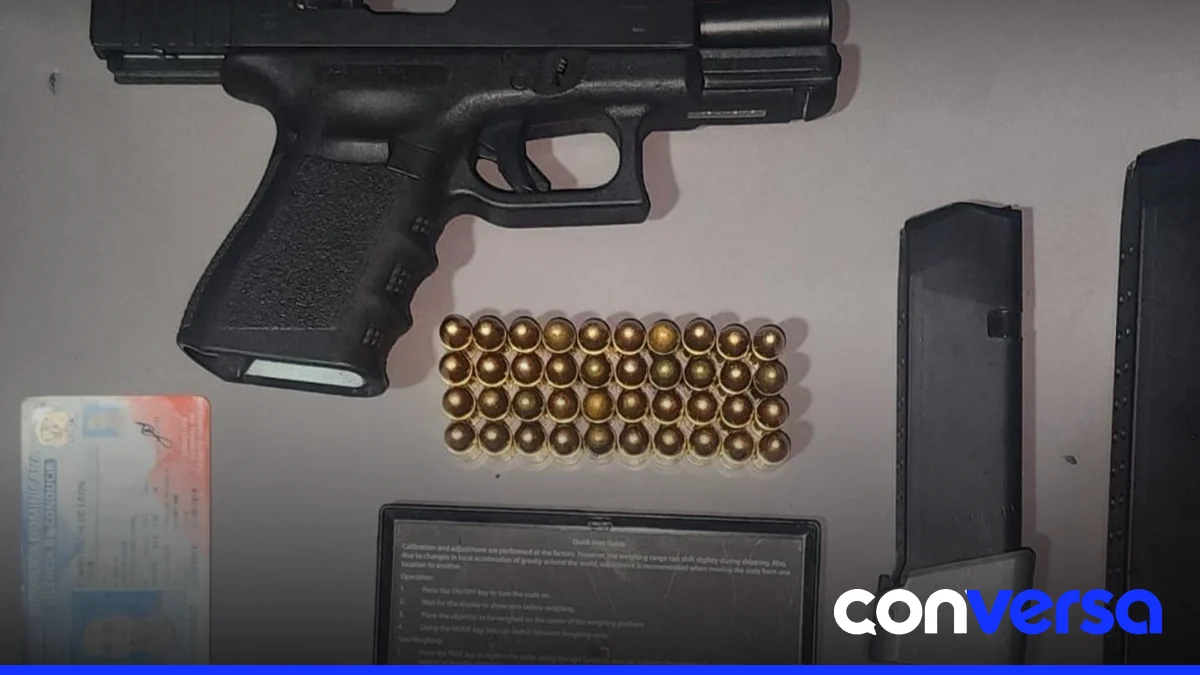 Agentes de la Policía Nacional durante un operativo en Manoguayabo.