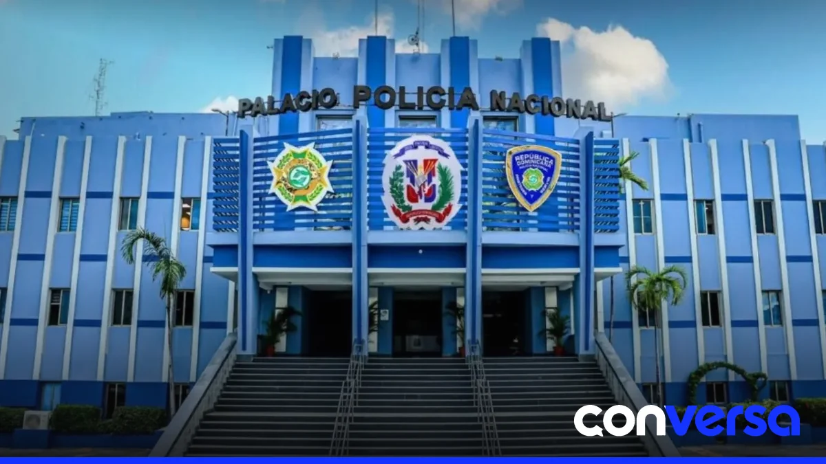 Autoridades en el lugar de la entrega del acusado en el municipio de Neyba.
