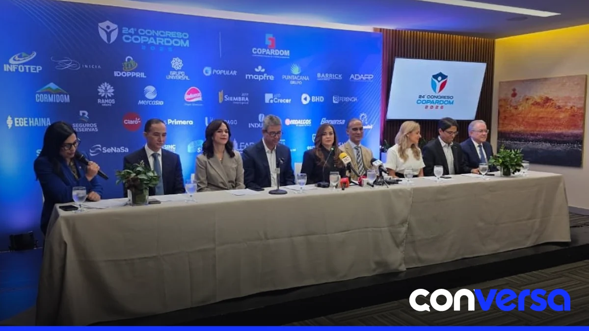 Imagen de archivo de una rueda de prensa de Copardom.