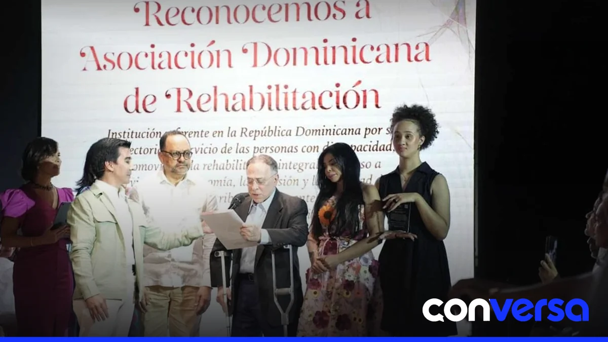 Participantes del Desfile por la Inclusión durante la actividad en el hotel Marriott Piantini.