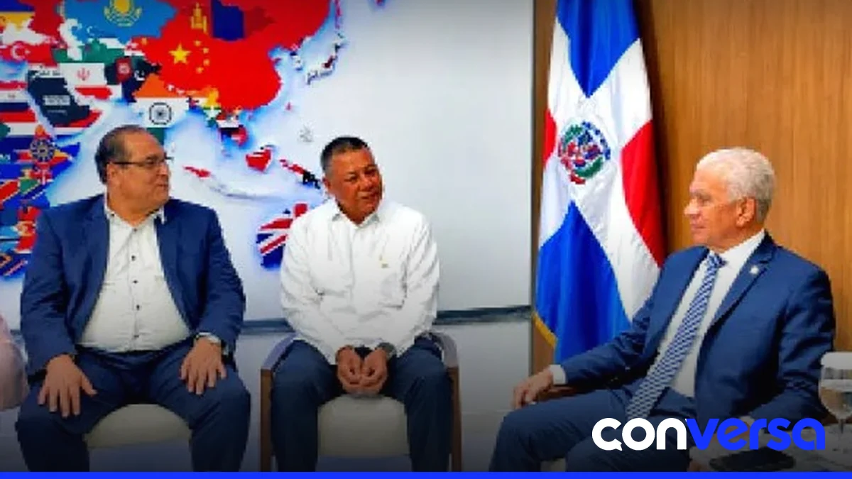 Representantes de partidos políticos se reúnen con legisladores para abordar el tema de los recursos para las elecciones.