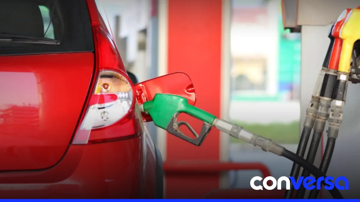 Gasolinera en Santo Domingo con precios fijos de combustibles.