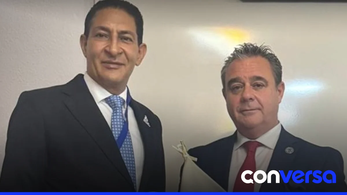 Foto de Iván Gatón en una conferencia en Nueva York.