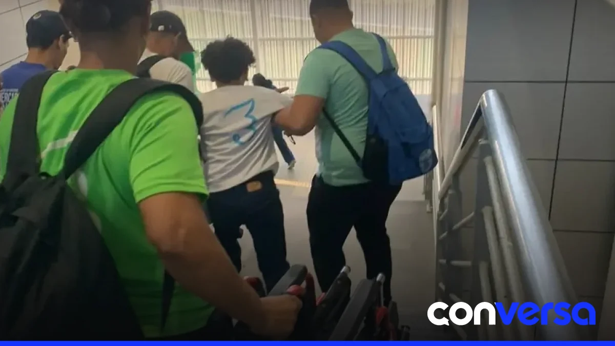 Imagen de la estación Gualey del Teleférico SD mostrando escaleras eléctricas inoperantes.