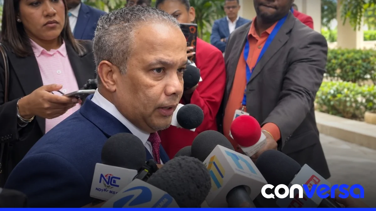 Senador Héctor Acosta en una sesión legislativa en Santo Domingo.