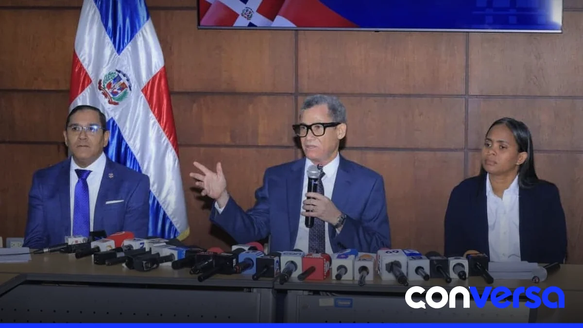 Funcionarios del Ministerio de Trabajo y la Dirección General de Aduanas participan en una reunión para coordinar el protocolo contra productos vinculados al trabajo forzoso.