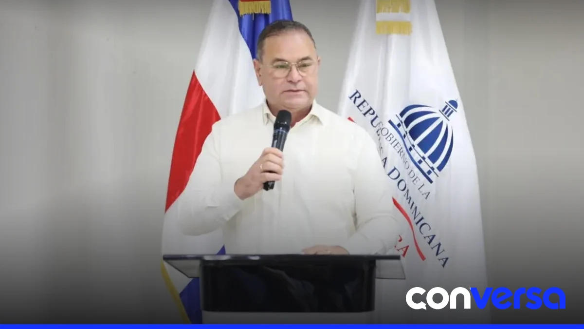 Ministro de Agricultura Francisco Oliverio Espaillat durante una conferencia de prensa.