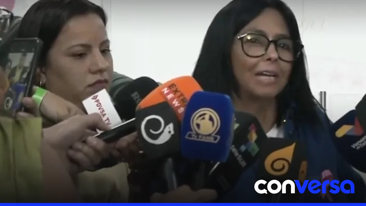 Imagen de Delcy Rodríguez durante una rueda de prensa en Venezuela.