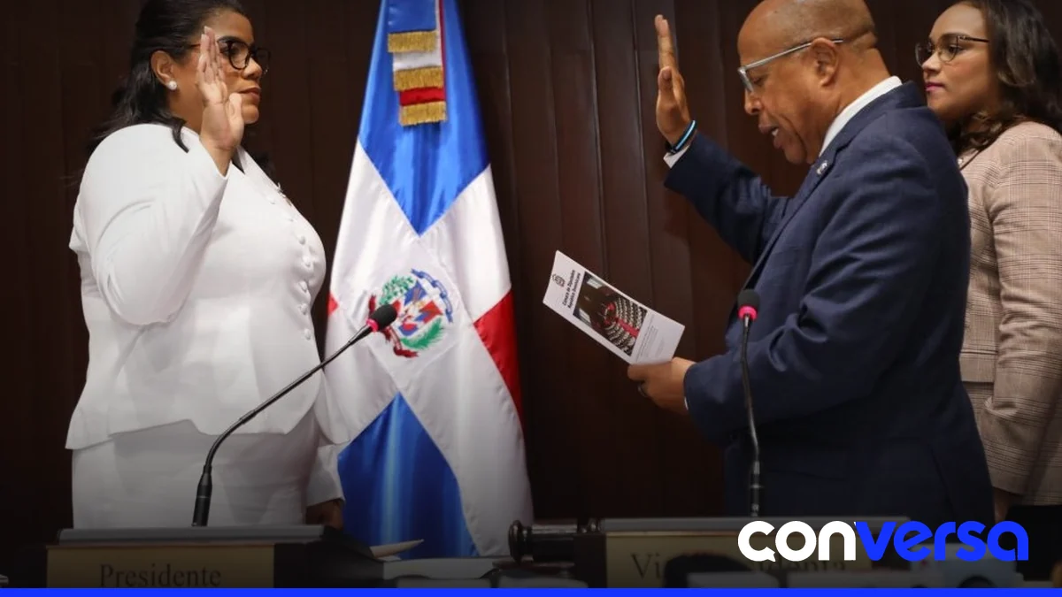 Minerva Frías Ogando juramenta como nueva diputada en la Cámara de Diputados.