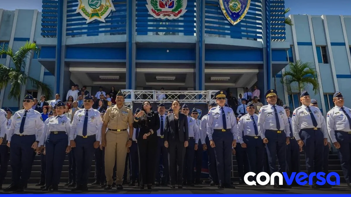 Funcionarios de seguridad abandonan la rueda de prensa sin responder preguntas sobre el contrabando de municiones.