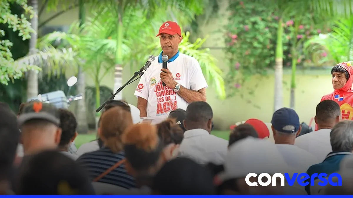 Pacientes con ACV participan en la caminata 'Ejercitando el Cerebro' en el Parque Iberoamérica.