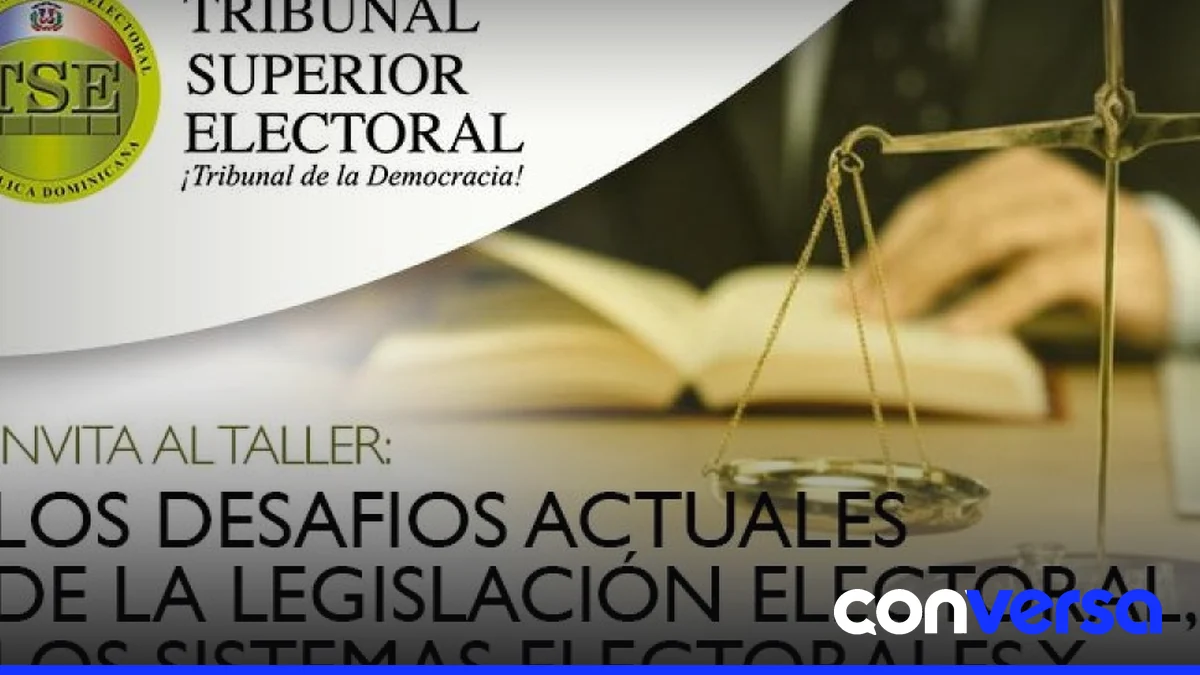 Alguaciles participan en un taller de capacitación electoral en República Dominicana.