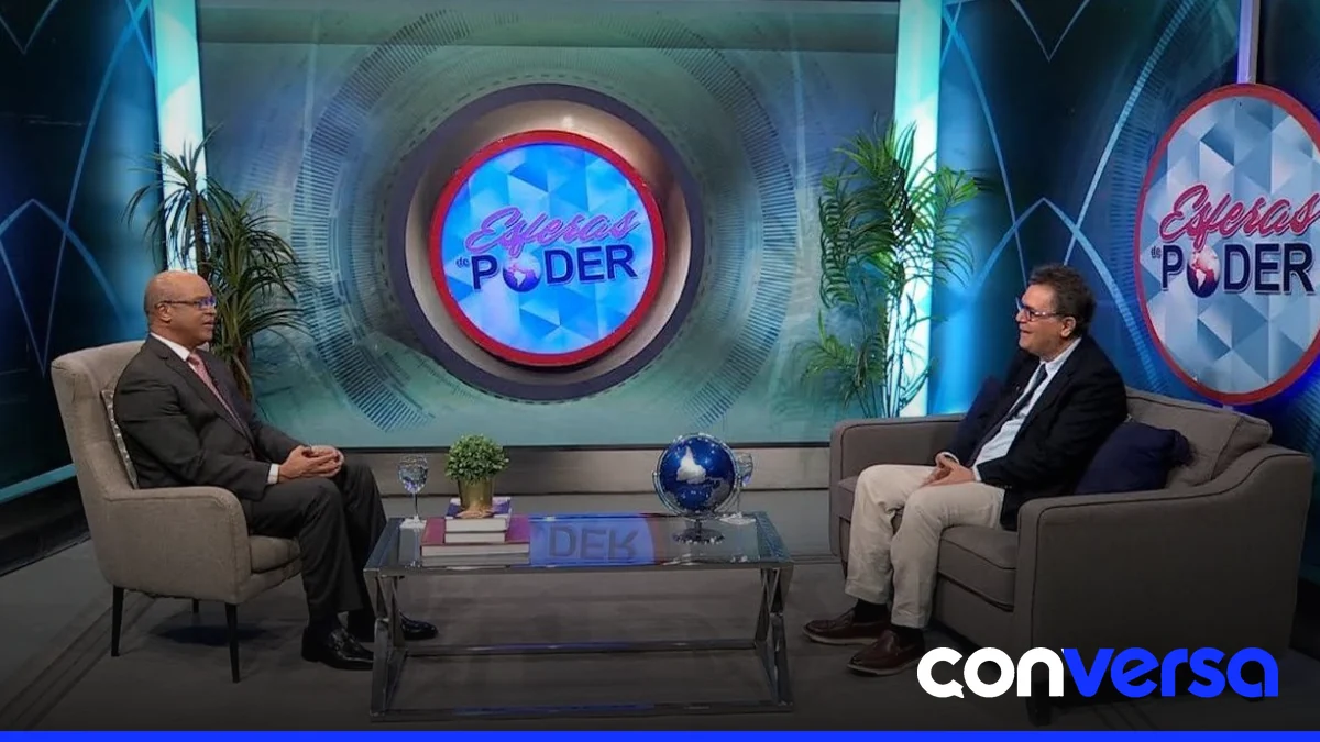 Jottin Cury David en una entrevista en el programa Esferas de Poder.
