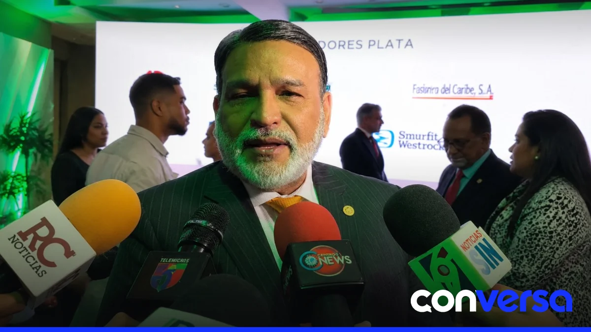 Comerciantes dominicanos transportan mercancías a Haití en condiciones de inseguridad.