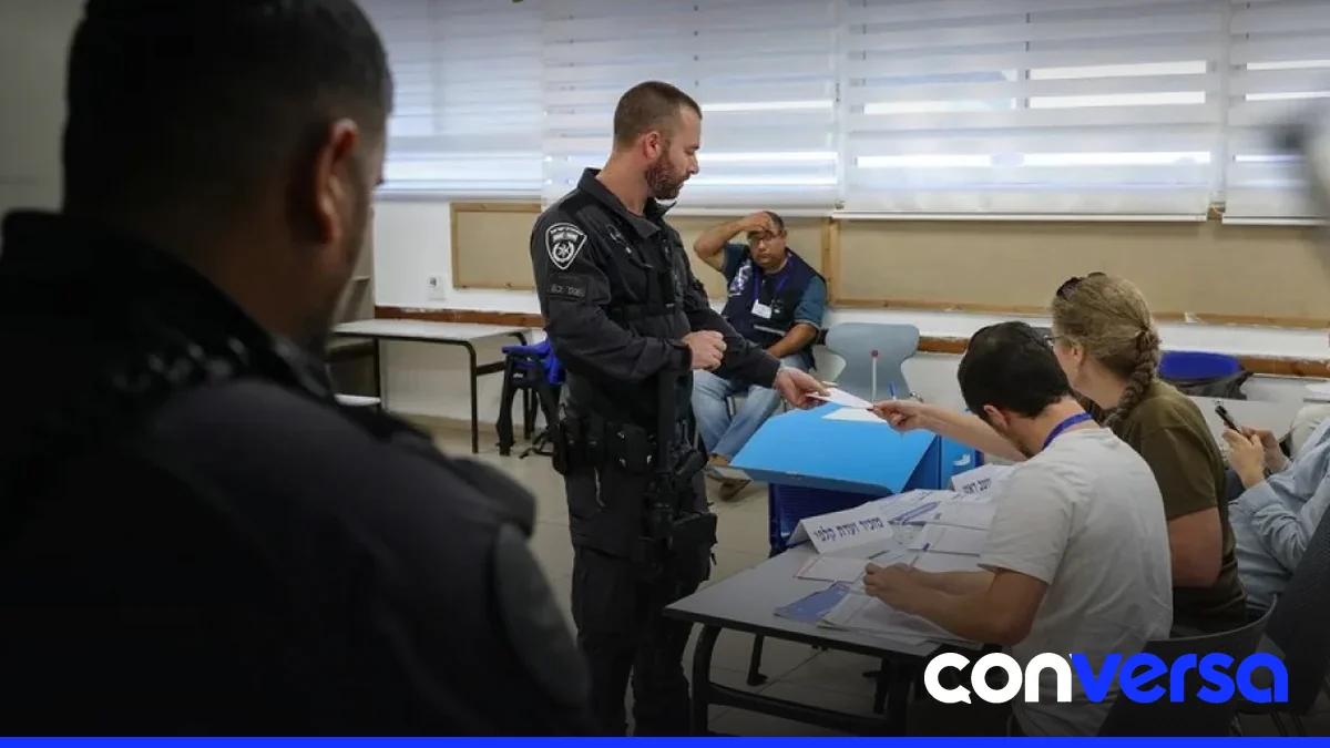 Votantes israelíes en un colegio electoral en Jerusalén.