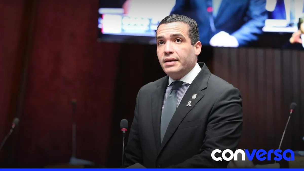 Usuarios presentan reclamaciones por errores en facturas eléctricas.