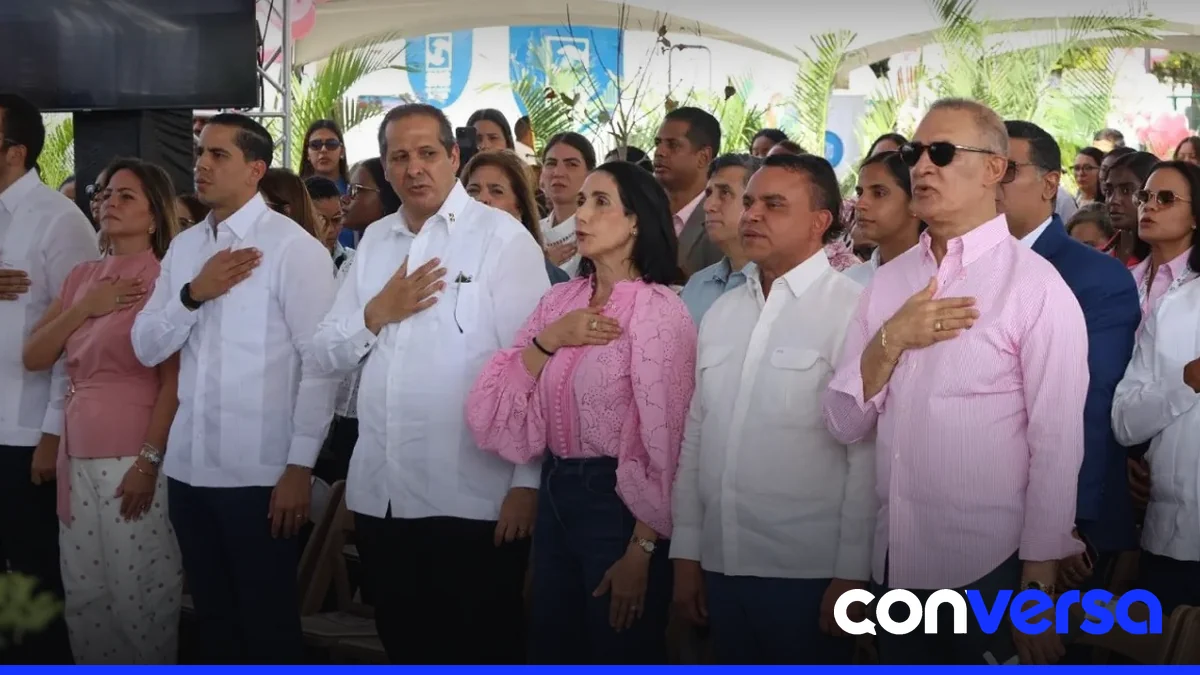 Imagen de una jornada de chequeos médicos en un centro comunitario.