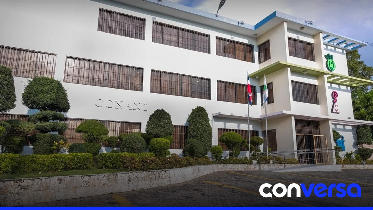 Adolescente bajo custodia de la Policía Especializada de Niños, Niñas y Adolescentes.