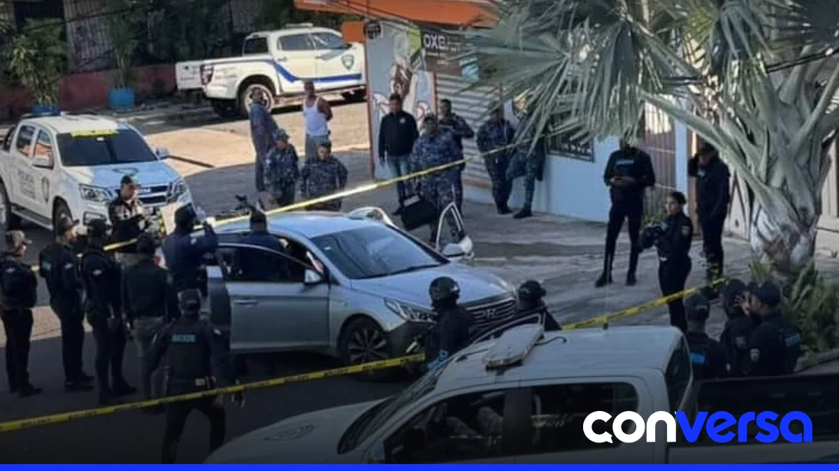 Foto de archivo de un taxista en Santo Domingo Este.