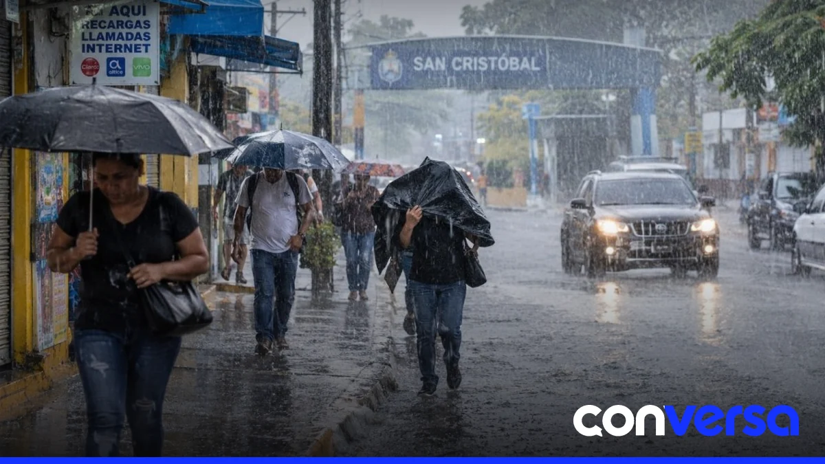 Imagen de nubes y lluvia en la zona de San Cristóbal.