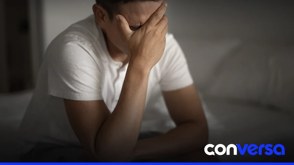 Imagen de una persona en consulta psicológica en un consultorio.