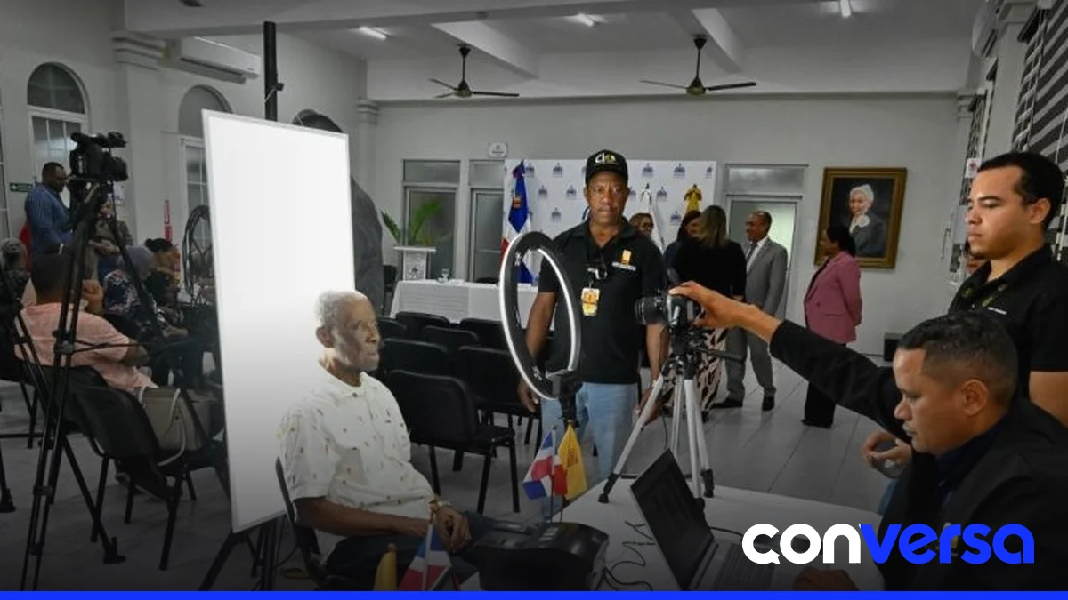 Cédula de identidad entregada a ciudadanos dominicanos en Santo Domingo.