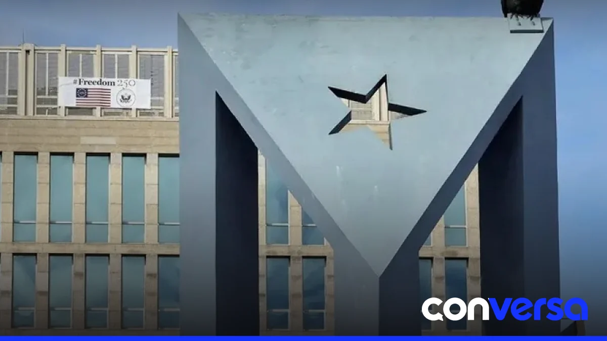 Diplomático cubano Richard Tur de la Concepción llega a La Habana tras su expulsión por Estados Unidos.