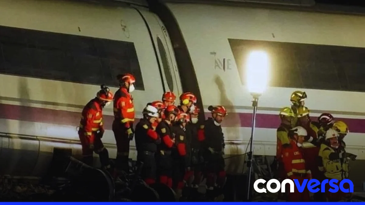 Familiares de víctimas en la escuela de Urda, donde se atendieron a los afectados.
