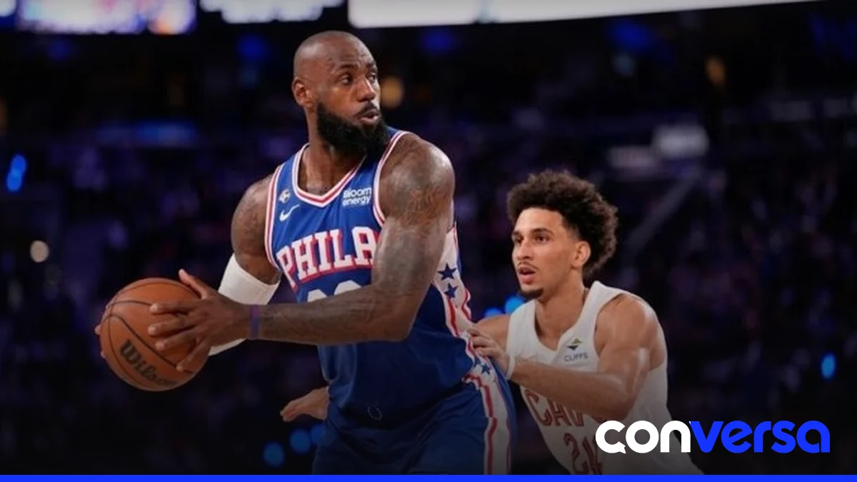LeBron James durante un partido de la NBA en Filadelfia.