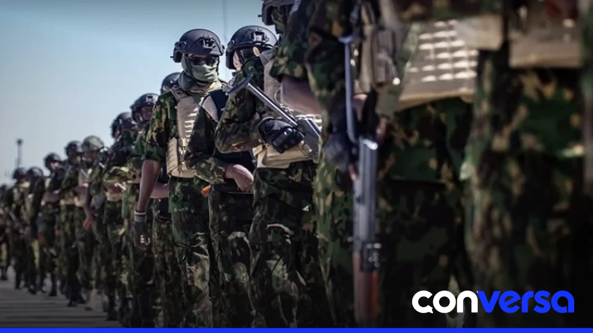 Soldados salvadoreños en una misión de supresión de pandillas en Haití.