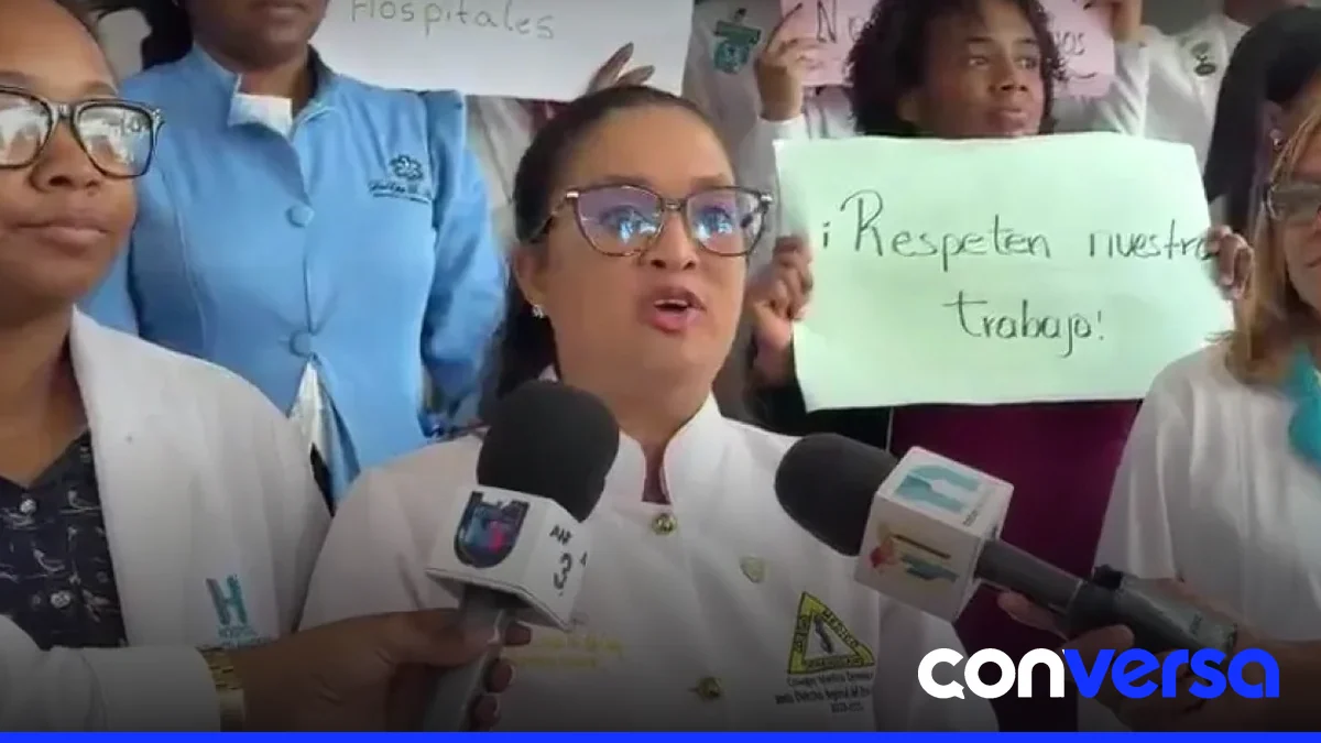 Médicos en el hospital Doctor Francisco Moscoso Puello durante el paro convocado por el Colegio Médico Dominicano.