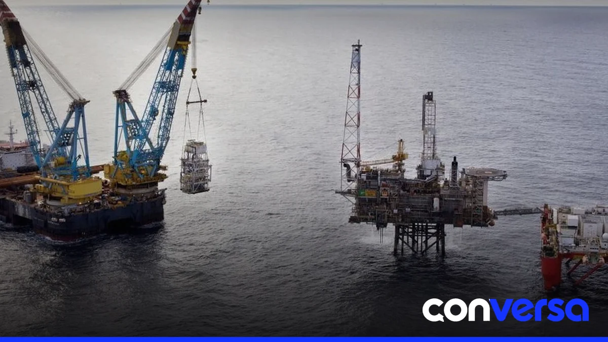 Imagen de un buque petrolero en el estrecho de Ormuz, zona de tensión geopolítica.