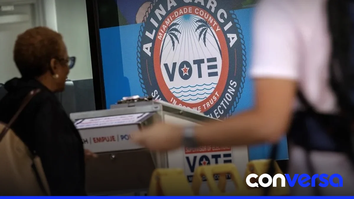 Cubanoestadounidenses en Florida participan en una manifestación política.