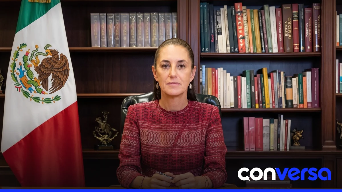 Claudia Sheinbaum durante su transmisión en vivo en redes sociales.