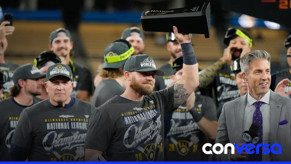 Jake Bauers celebra su victoria en el banquillo tras la remontada de los Cerveceros.