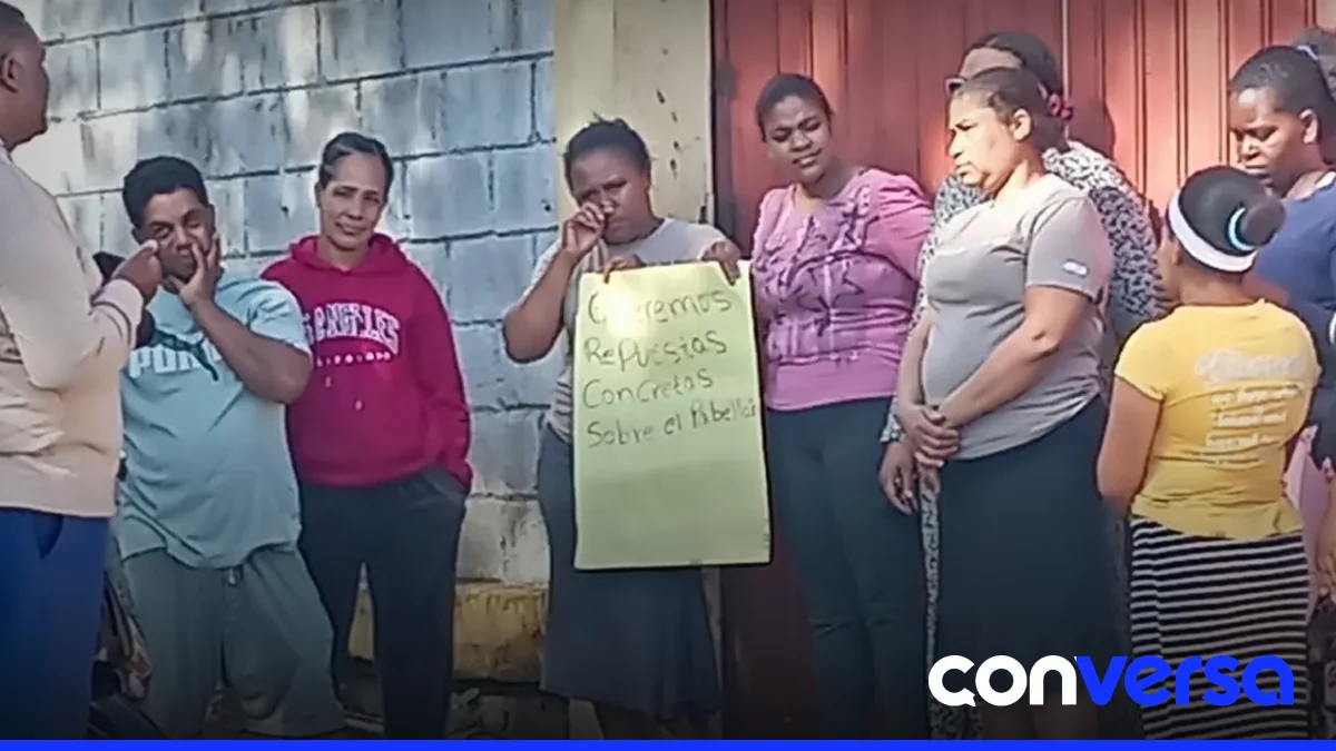 Escuela Fidelina Féliz Matos en La Guázara, Barahona, con puerta cerrada desde el lunes.