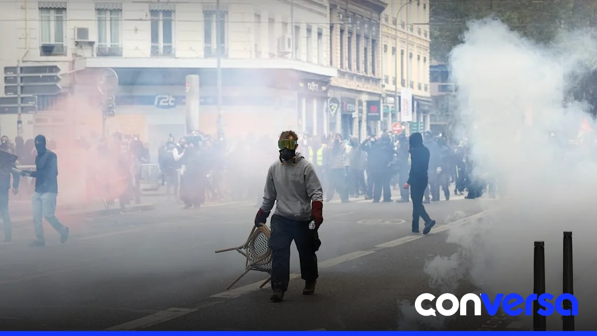 Manifestantes en París durante las protestas sociales.