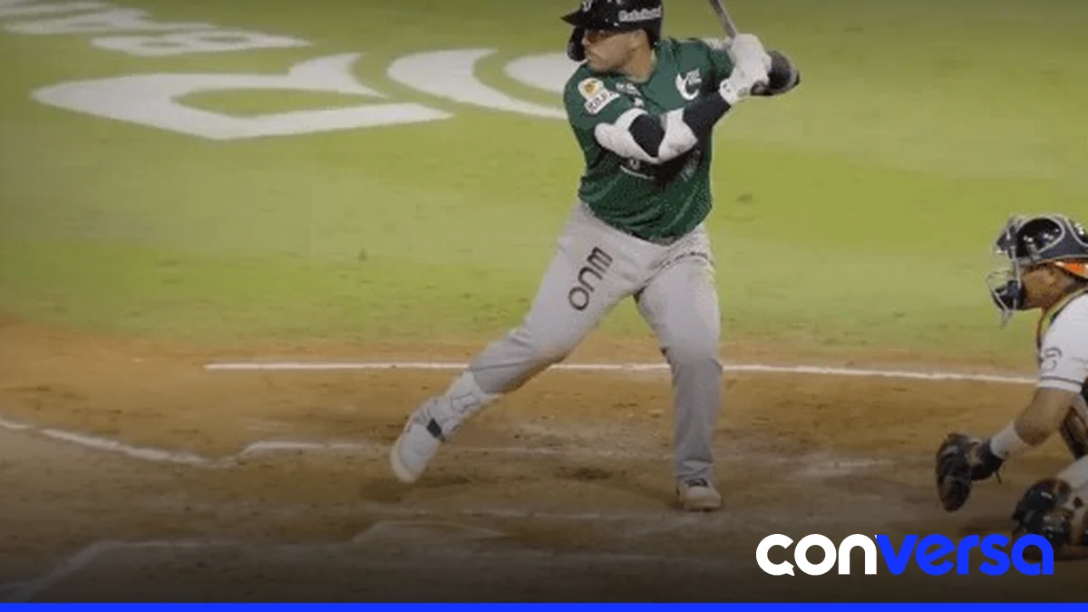 Jugadores de Las Estrellas celebran la victoria en el estadio Francisco Micheli.