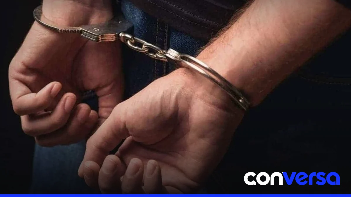 Fuerza policial recibe a Bryan Rafael Gómez en el Aeropuerto Internacional de Las Américas.
