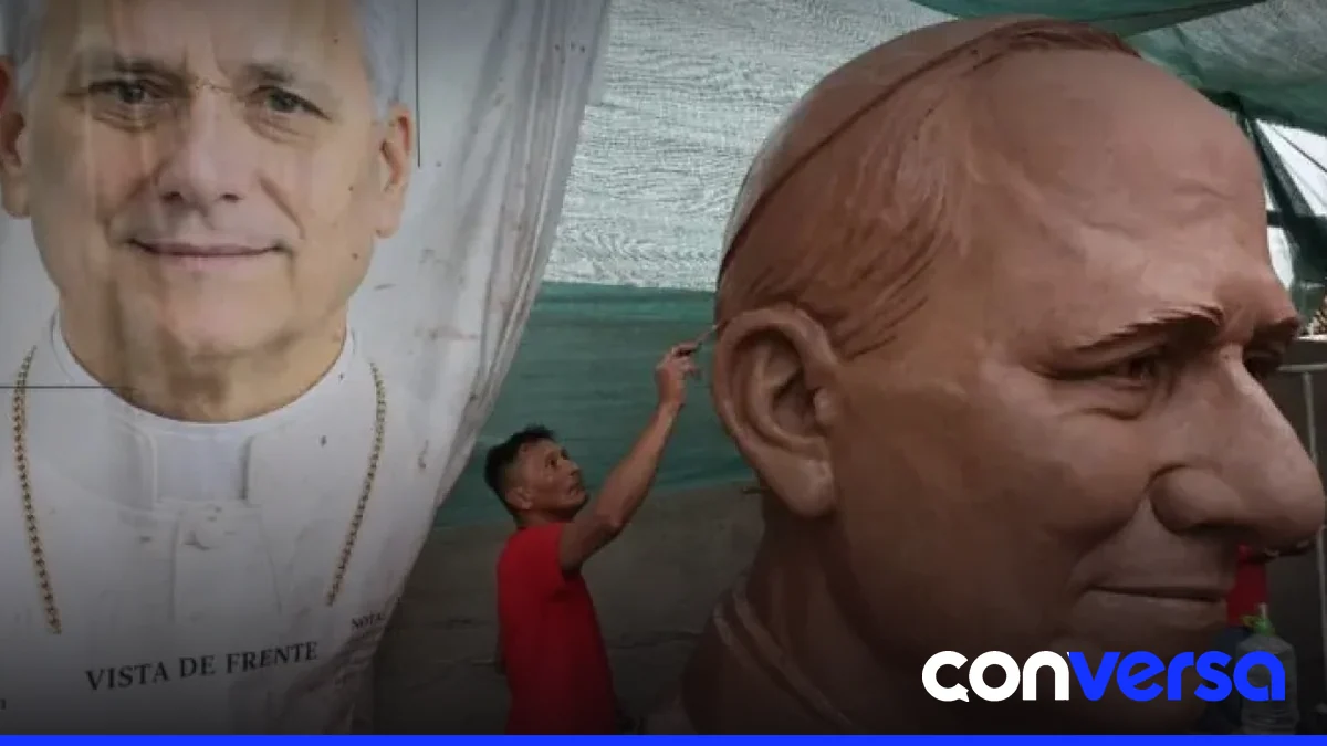 Estatua en construcción en el Callao en honor al papa León XIV.