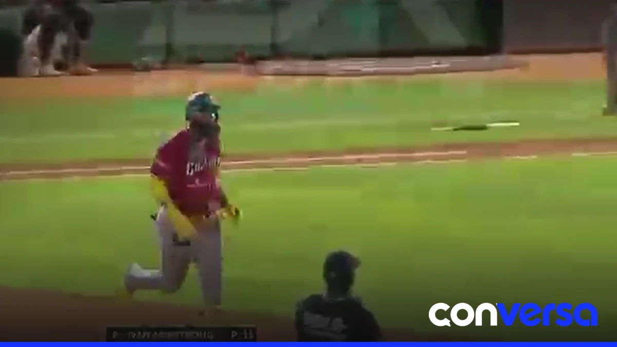 Marcell Ozuna celebrando el grand slam que lideró la remontada de los Gigantes del Cibao.