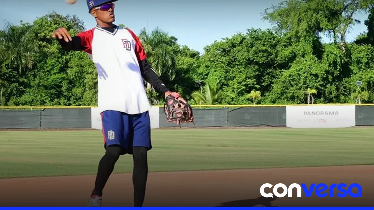 Alfredo Senay durante prácticas con la selección nacional de béisbol.