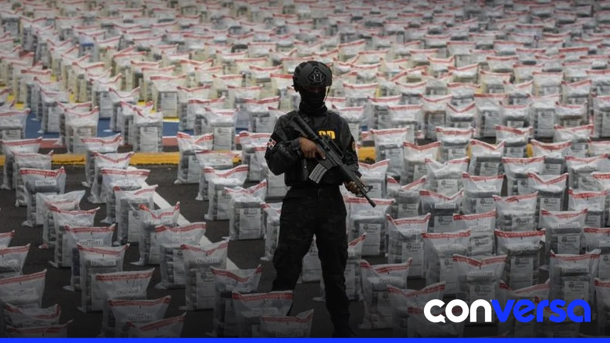 Correos humanos de droga en una estación de aeropuerto.