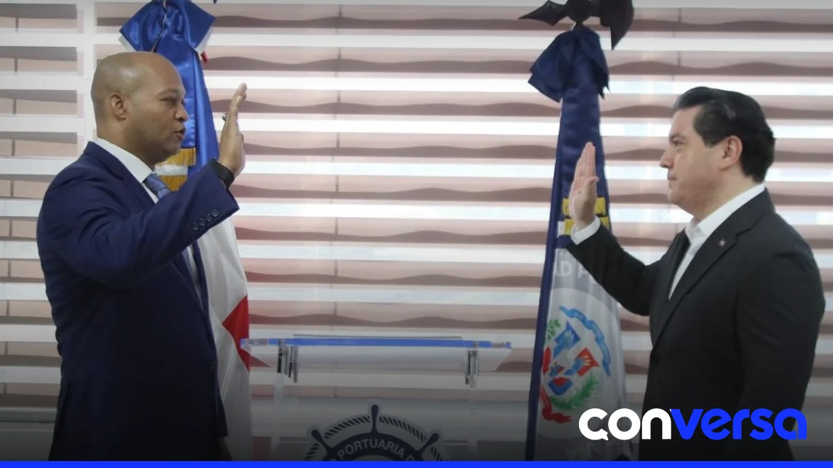 José Ramón Familia Cerda durante su juramentación como nuevo subdirector ejecutivo de la Autoridad Portuaria Dominicana.