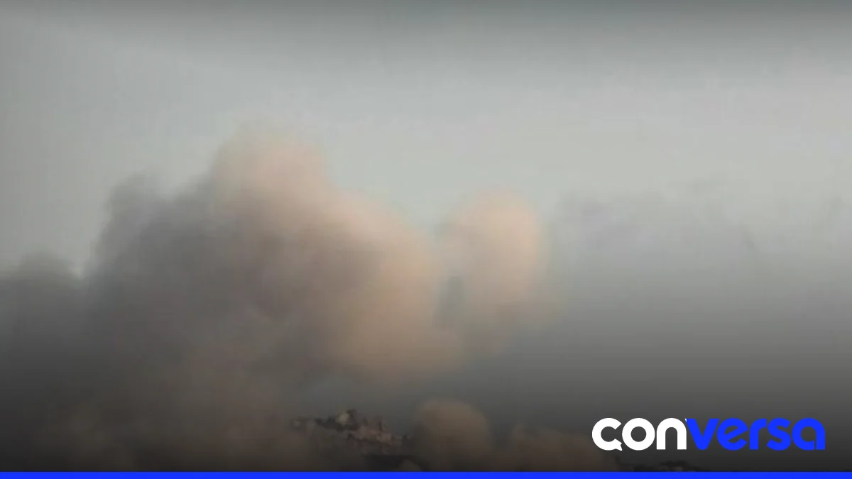 Imagen de un buque petrolero atravesando el estrecho de Ormuz.