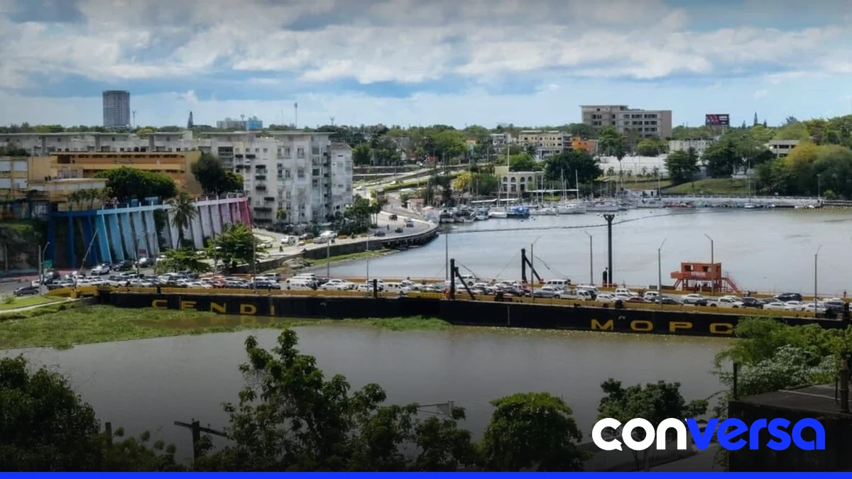 Imagen de un puente basculante sobre el río Ozama en construcción.