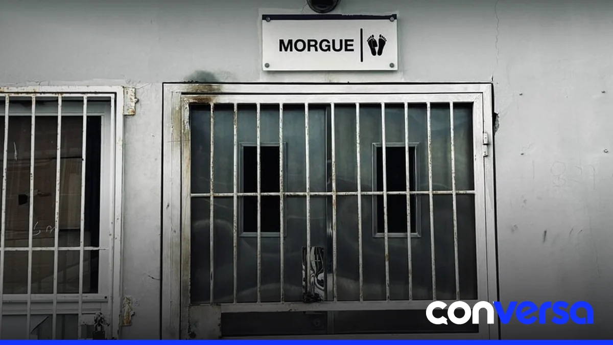 Trabajadores en una mina de larimar en la provincia de Barahona.