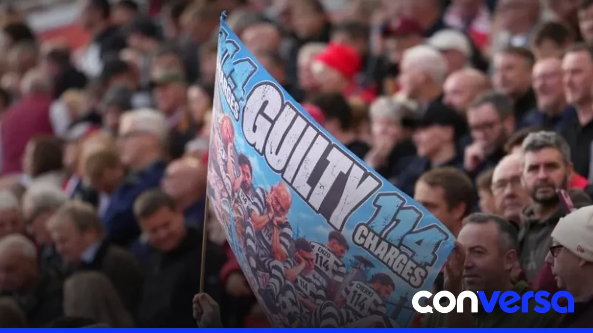Jugadores del Manchester City en el autobús que llegó al Anfield para el partido contra el Liverpool.