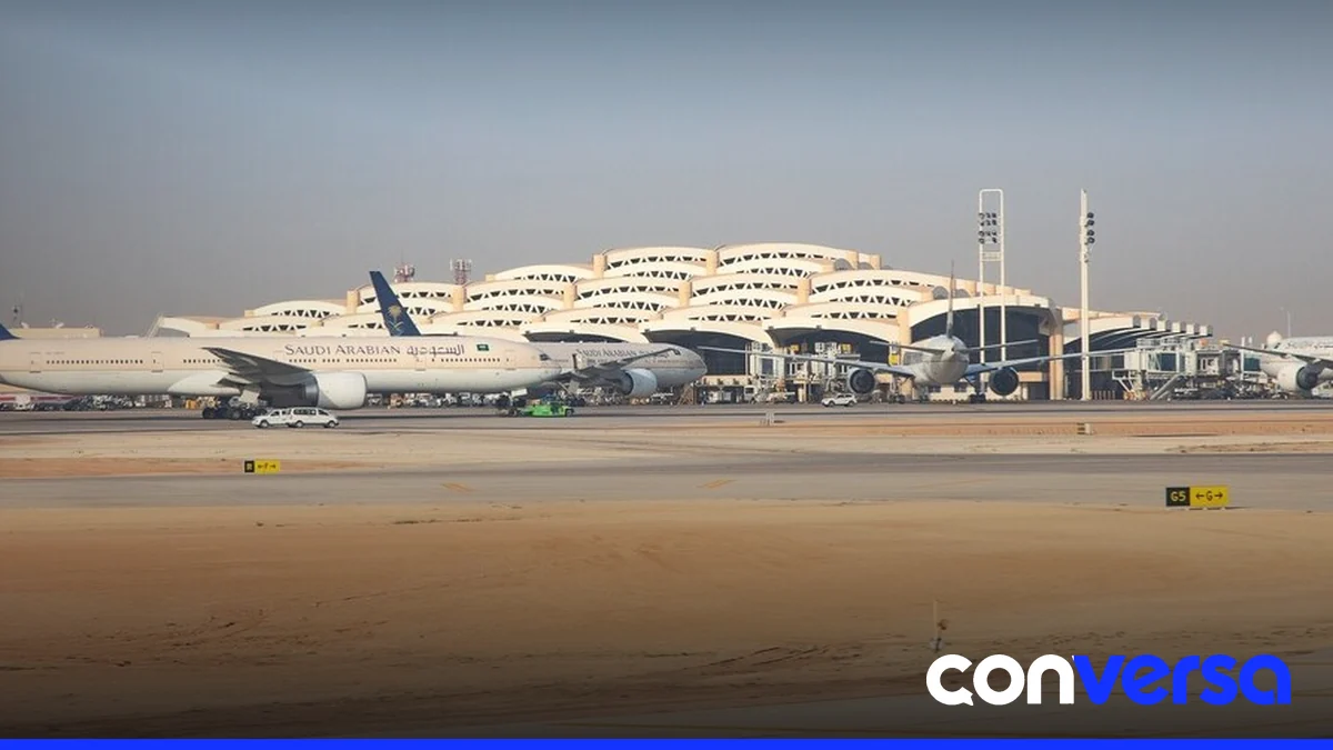 Imagen de la Terminal 4 del aeropuerto Rey Khalid de Riad, Arabia Saudí.